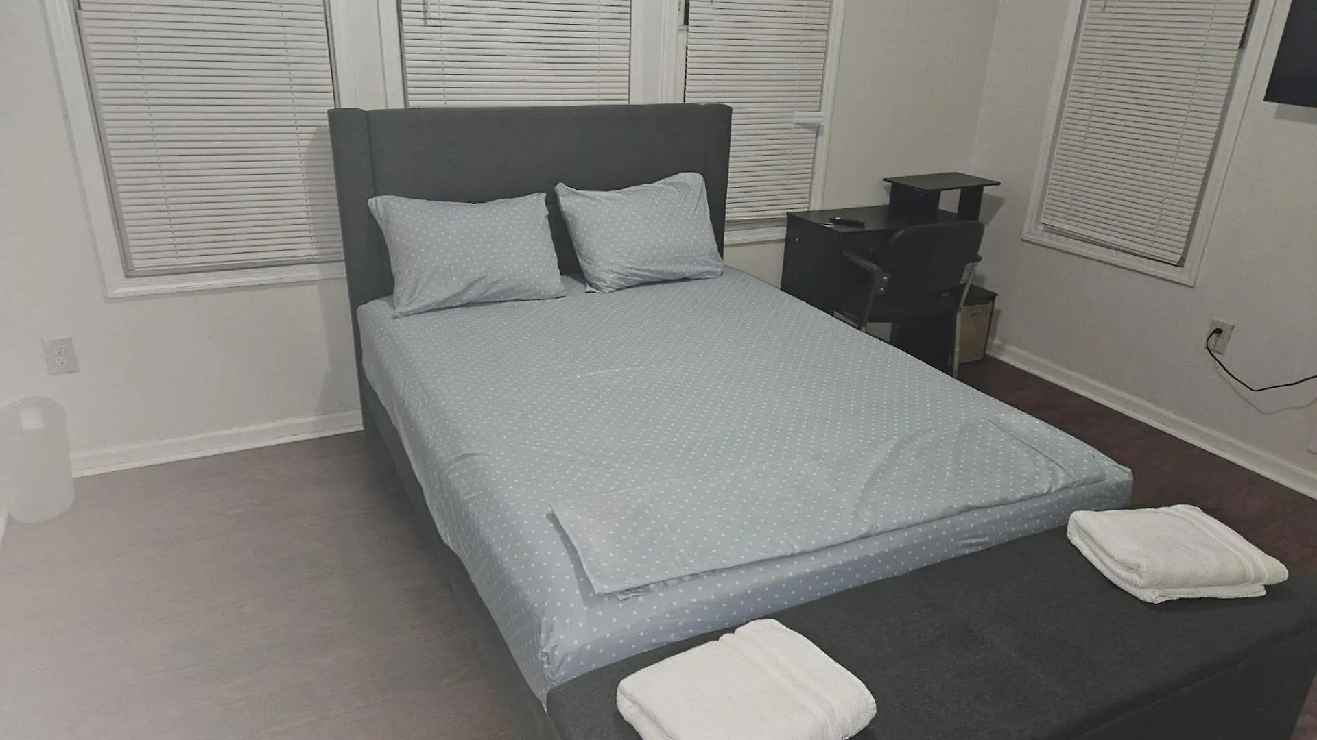 Staycation Haven Master Bedroom Newark