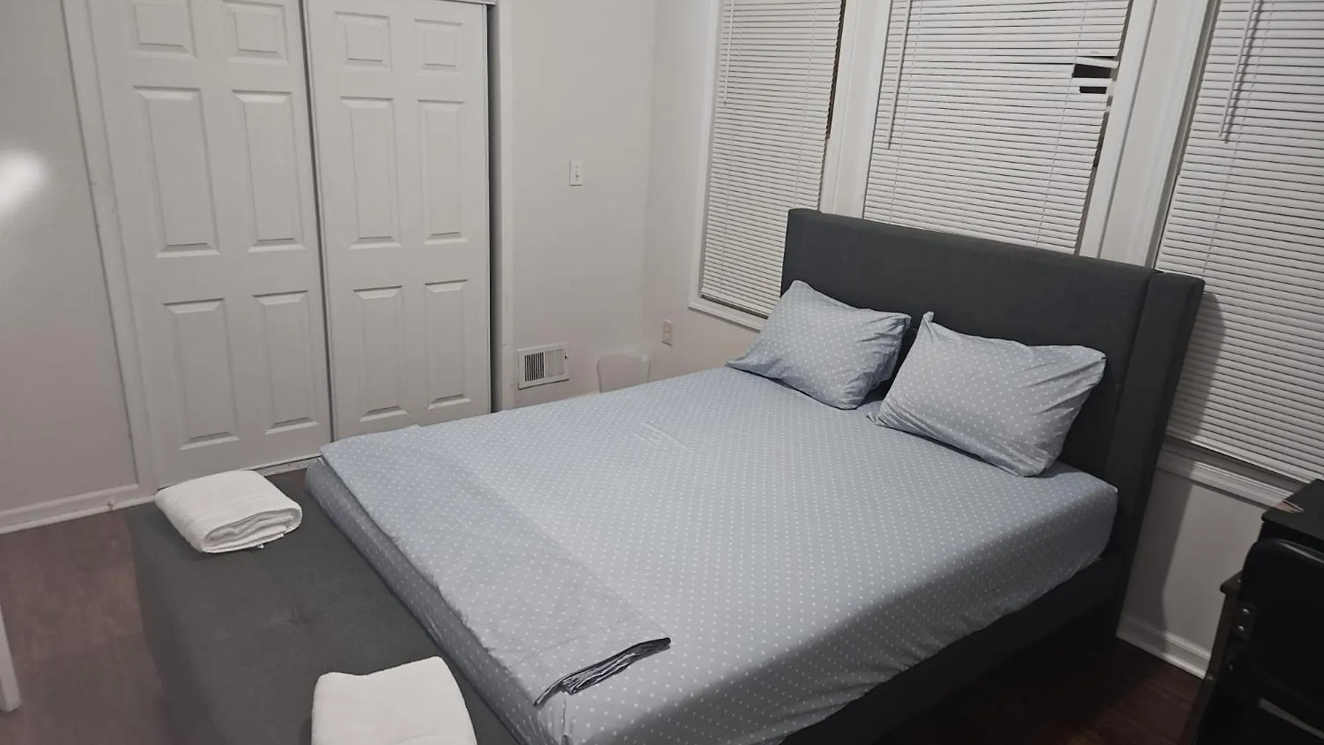 Staycation Haven Master Bedroom Newark
